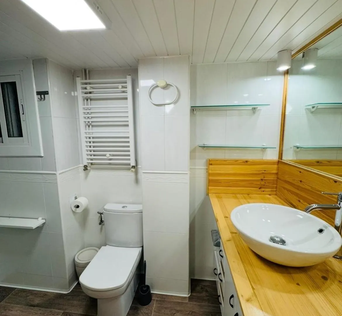 Piso Shic De Playa Fenals Con Terraza Y Piscina Apartment Lloret de Mar 0*,