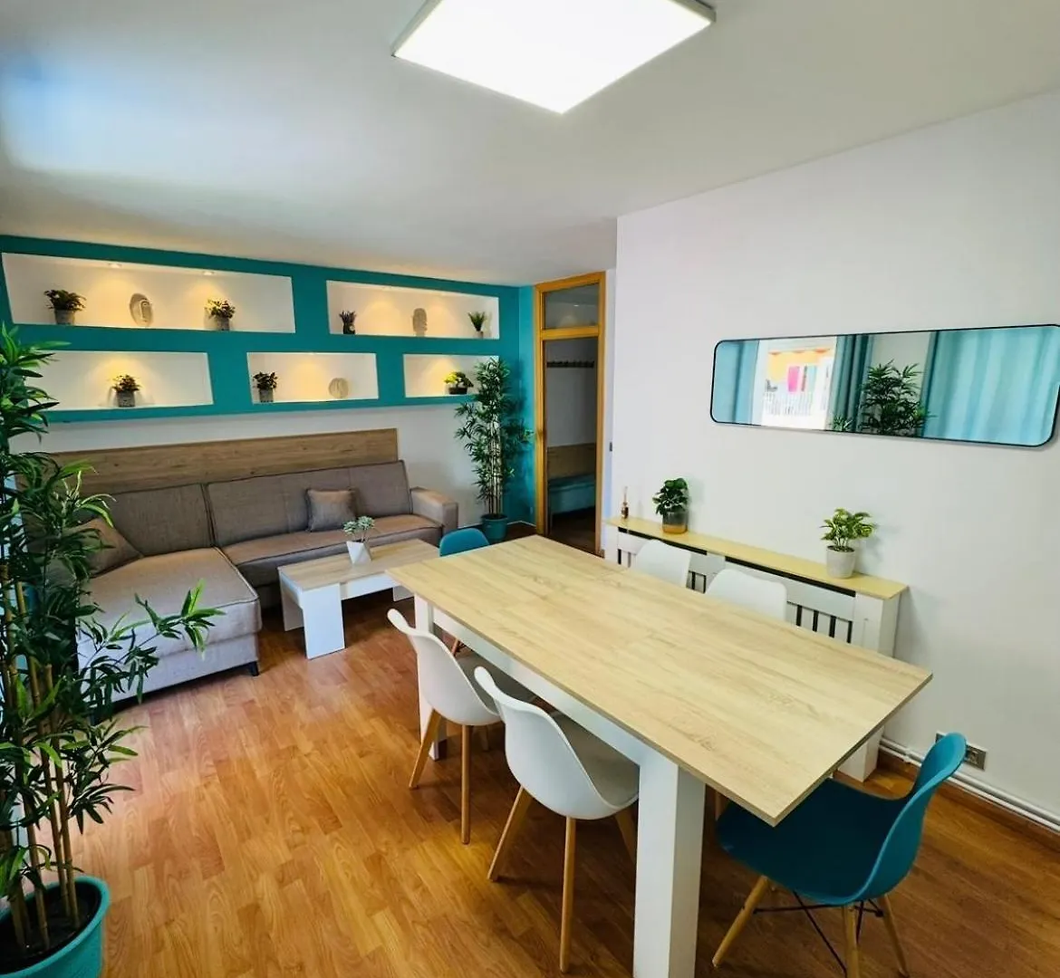 Piso Shic De Playa Fenals Con Terraza Y Piscina Apartment Lloret de Mar Spain