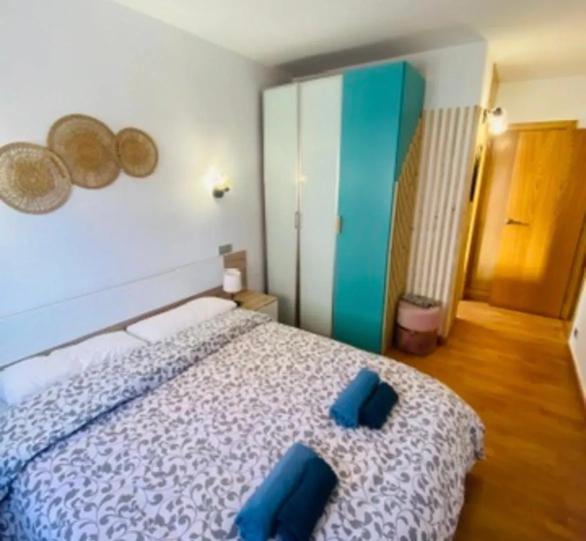 Piso Shic De Playa Fenals Con Terraza Y Piscina Apartment Lloret de Mar 0*,  Spain