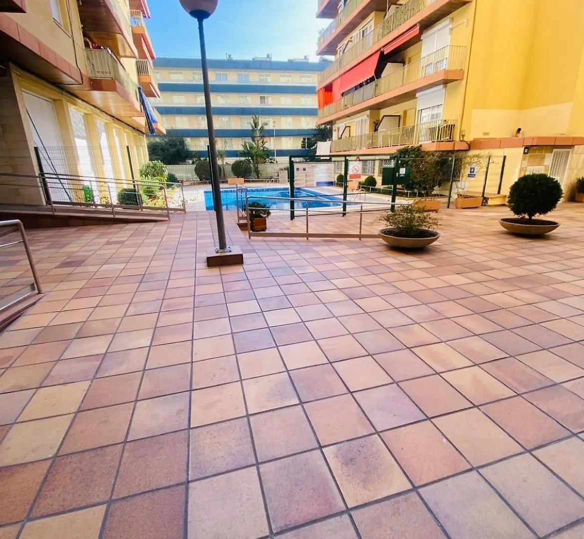 Piso Shic De Playa Fenals Con Terraza Y Piscina Apartment Lloret de Mar 0*,