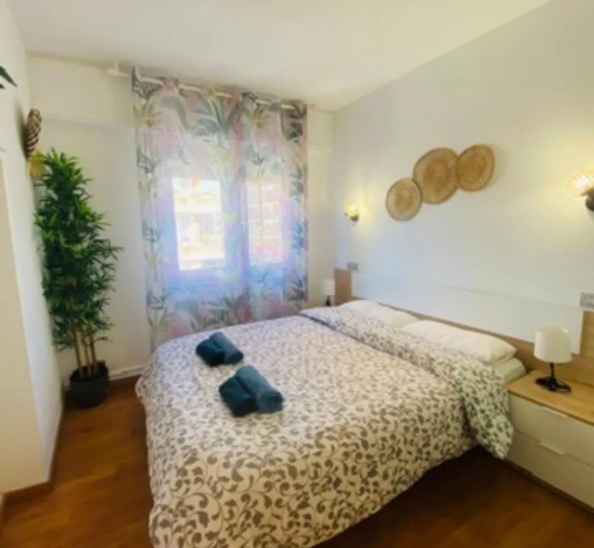 Piso Shic De Playa Fenals Con Terraza Y Piscina Apartment Lloret de Mar Spain