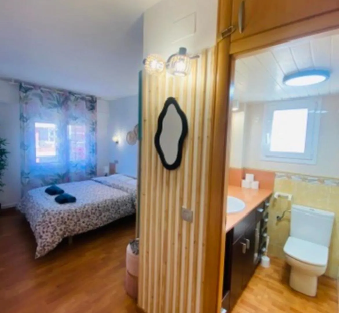 Piso Shic De Playa Fenals Con Terraza Y Piscina Apartment Lloret de Mar Spain