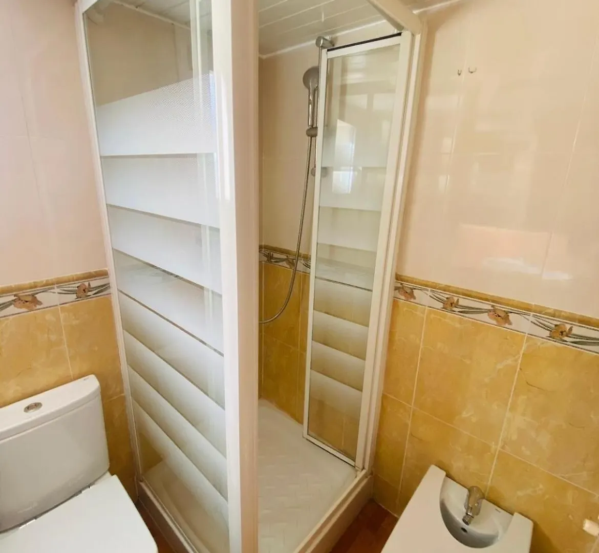 Piso Shic De Playa Fenals Con Terraza Y Piscina Apartment Lloret de Mar