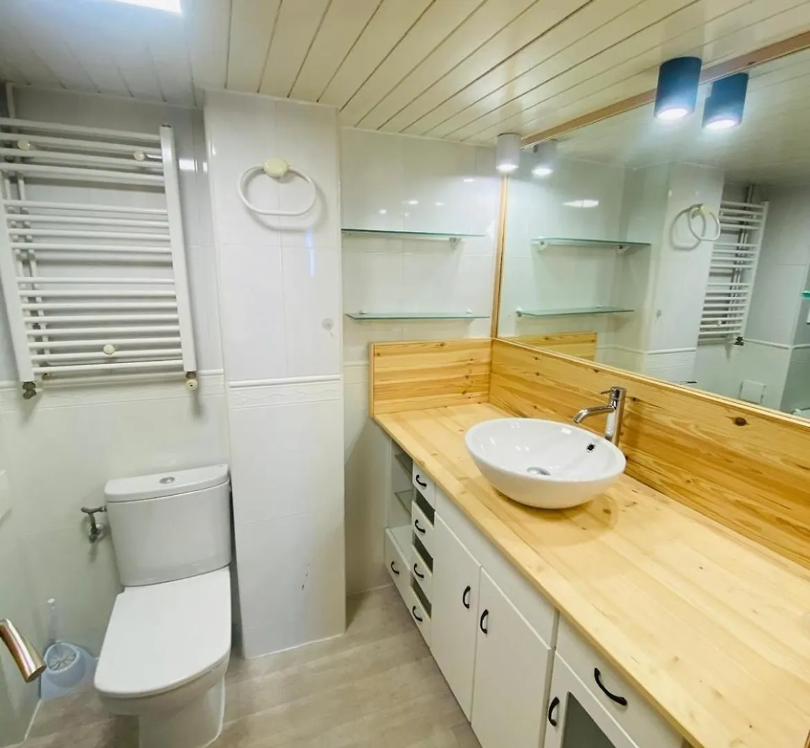 Piso Shic De Playa Fenals Con Terraza Y Piscina Apartment Lloret de Mar