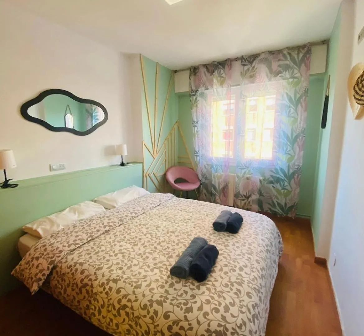 Piso Shic De Playa Fenals Con Terraza Y Piscina Apartment Lloret de Mar