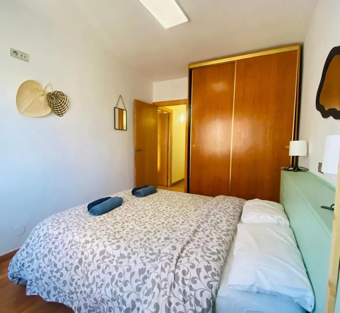 Piso Shic De Playa Fenals Con Terraza Y Piscina Apartment Lloret de Mar Spain