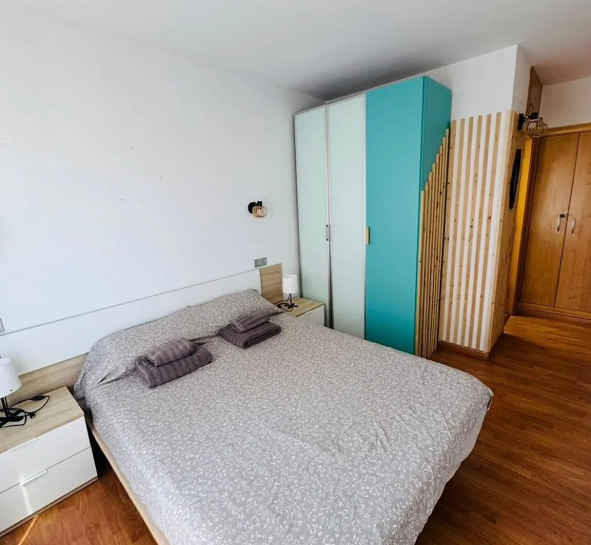 Piso Shic De Playa Fenals Con Terraza Y Piscina Apartment Lloret de Mar Spain