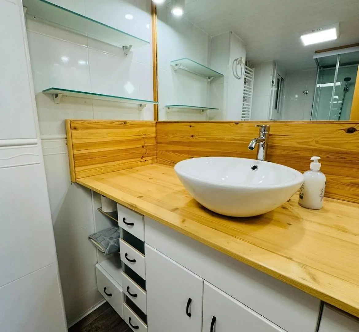 Piso Shic De Playa Fenals Con Terraza Y Piscina Apartment Lloret de Mar
