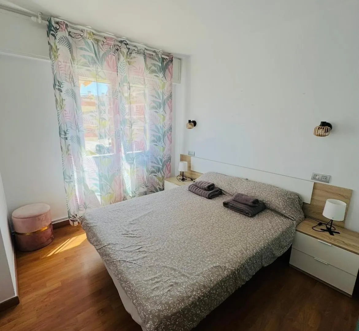 Piso Shic De Playa Fenals Con Terraza Y Piscina Apartment Lloret de Mar Spain